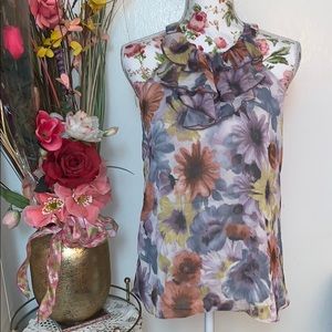 ❌SOLD❌ Beautiful floral blouse 🌸